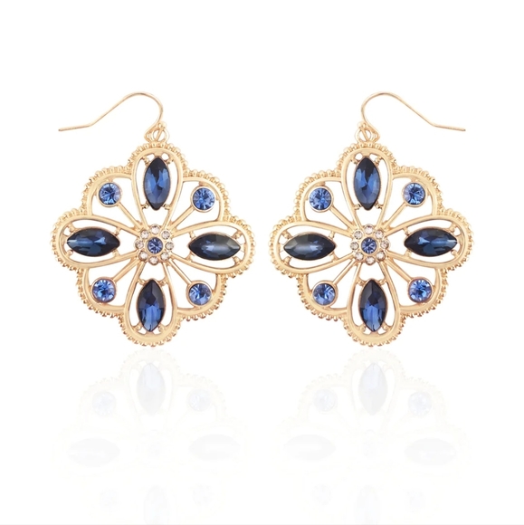 Zaxie Earrings - Picture 8 of 8